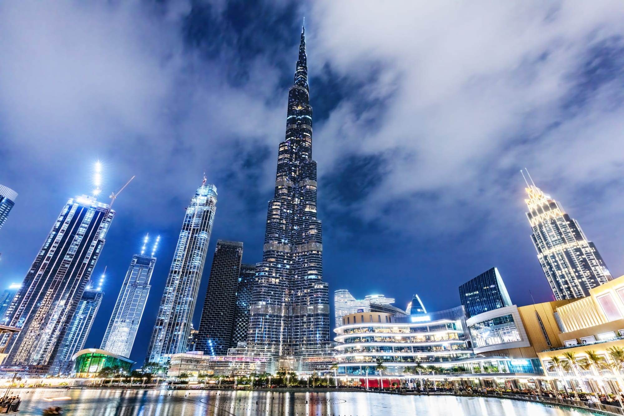 burj-khalifa-in-dubai-uae-downtown-at-night-2025-03-26-02-42-51-utc.jpg